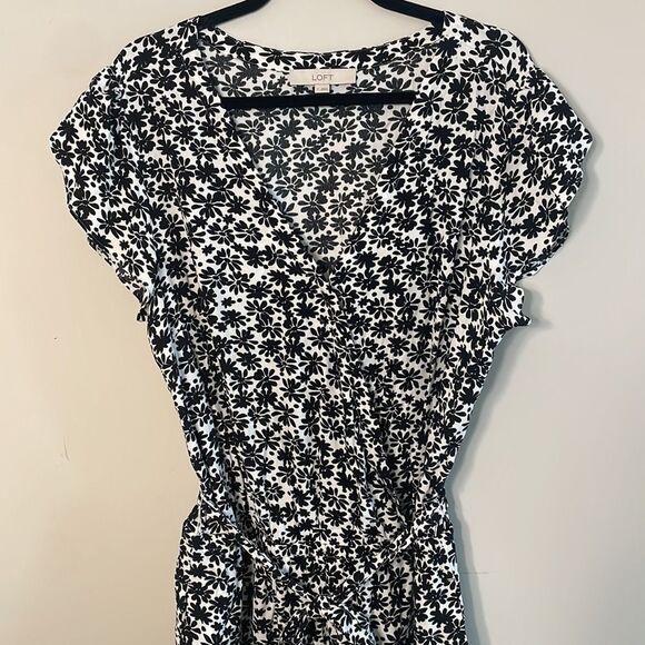 LOFT Floral Flutter Wrap Romper Size 12 - Picture 3 of 11